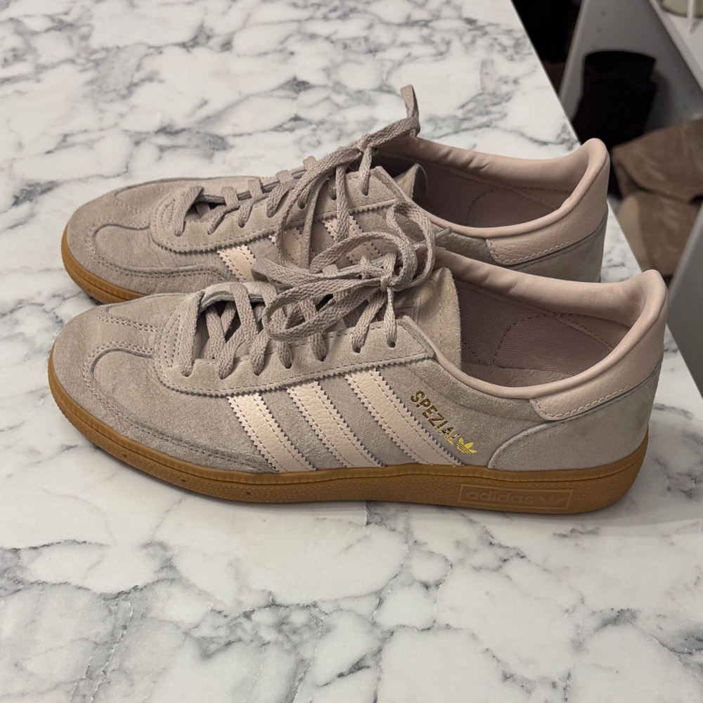 Adidas spezial Tan/pink Suede Sneakers